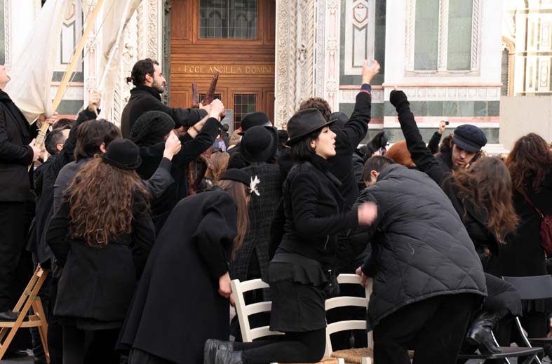 LagioiaRosa_ScendiamoInPiazza_003