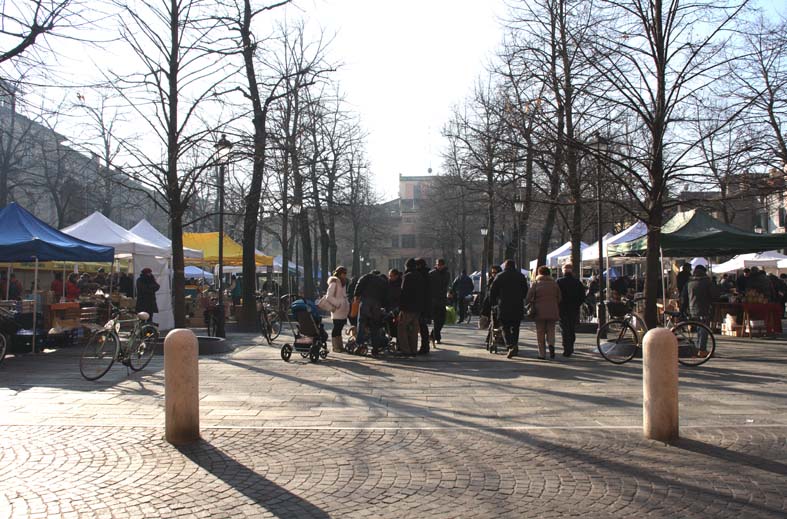 LagioiaRosa_ScendiamoInPiazza_004