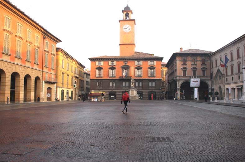 LagioiaRosa_ScendiamoInPiazza_005